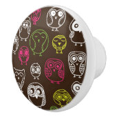 Buntes Eulengekritzel-Hintergrundmuster Keramikknauf (Rechts)