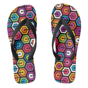Buntes geometrisches Muster mit Hexagonen Badesandalen