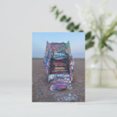 Buntes Graffiti-bedecktes Wrackauto Postkarte (Stehend Vorderseite)