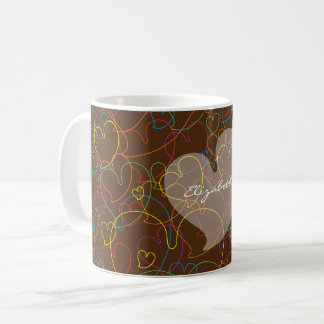 Buntes Herzen-Netzmuster-Braun-Name Kaffeetasse