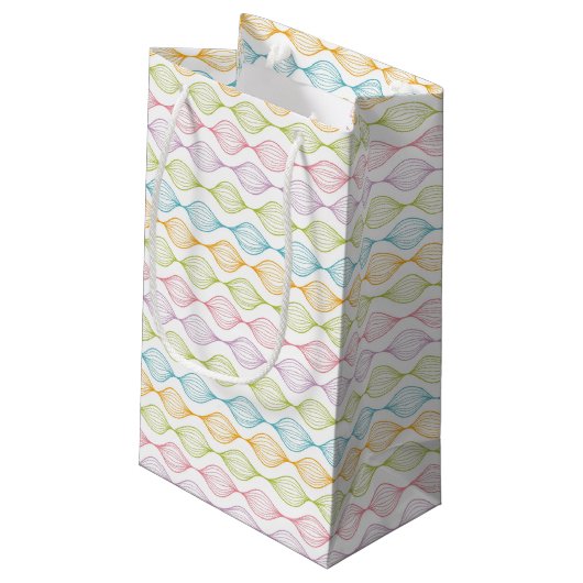 Buntes horizontales ogee Muster Kleine Geschenktüte (Rückseite Schrägansicht)