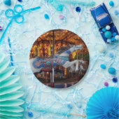 Buntes Karussell-Pferd und fröhliche gehen Runde Pappteller (Party)