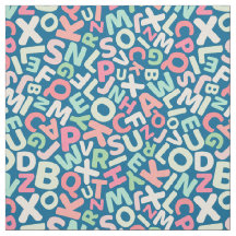 buntes Kinderalphabet am Hof