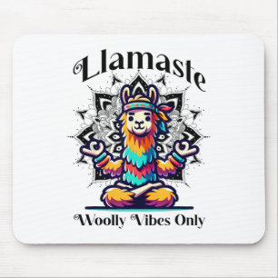 Buntes Lama meditierend für Yoga-Liebhaber  Mousepad