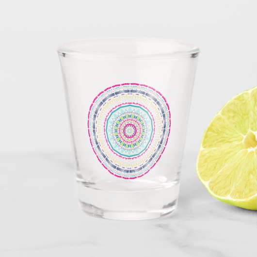 buntes Mandala Schnapsglas (Vorderseite)