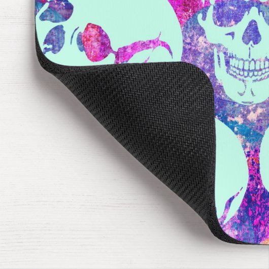 Buntes multi Schädelmuster im Rosa und im Blau Mousepad (Ecke)
