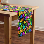 Buntes Schädelmuster im Schwarzen Kurzer Tischläufer (Beispiel)