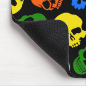 Buntes Schädelmuster im Schwarzen Mousepad (Ecke)
