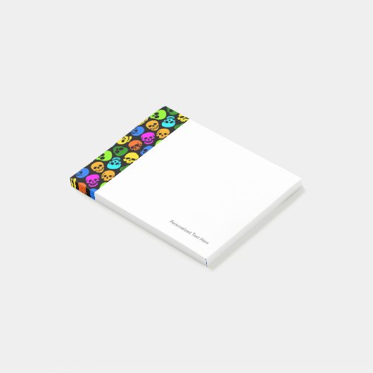 Buntes Schädelmuster im Schwarzen Post-it Klebezettel (angewinkelt)