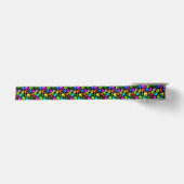 Buntes Schädelmuster im Schwarzen Satinband (Vorderseite)