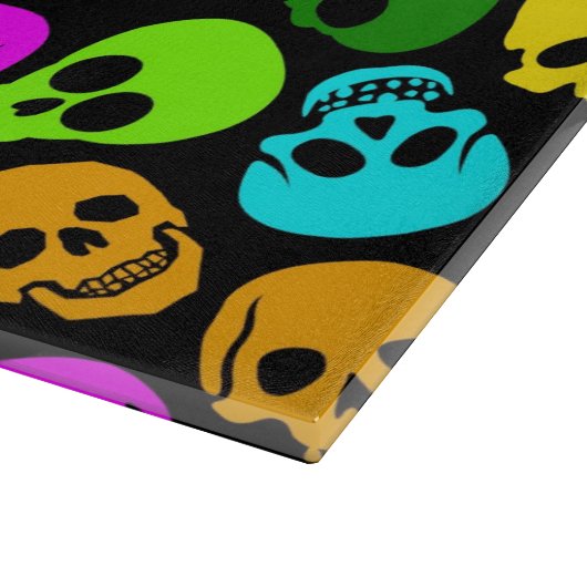 Buntes Schädelmuster im Schwarzen Schneidebrett (Ecke)