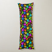 Buntes Schädelmuster im Schwarzen Seitenschläferkissen (Rückseite (Vertikal))