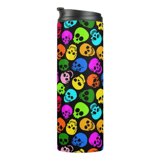 Buntes Schädelmuster im Schwarzen Thermosbecher (Nach rechts gedreht)