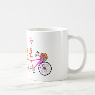 buntes Tandemfahrrad mit niedlicher Vogelfamilie Kaffeetasse