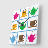 Buntes Teekannemuster Quadratische Wanduhr (Winkel)