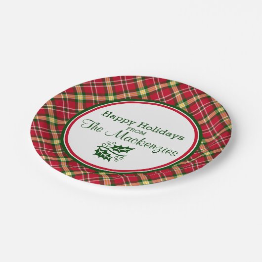 Buntes Weihnachtskariertes personalisiertes Pappteller (Schrägansicht)