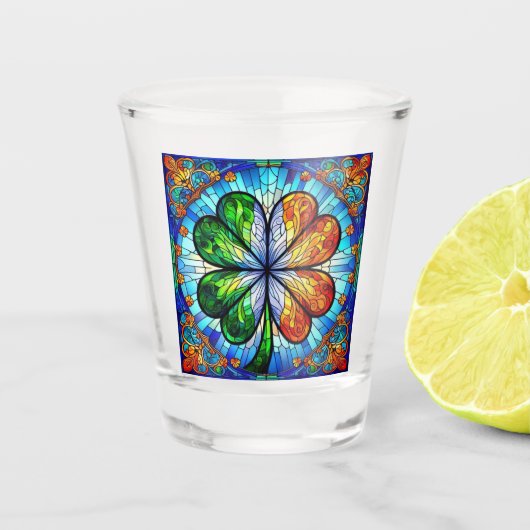 Buntglas St. Patrick's Day Irisches Kleeblatt Schnapsglas (Vorderseite)