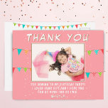 Bunting Flag Birthday Foto Vielen Dank Postkarte<br><div class="desc">Niedlich bunting Flaggen rosa Geburtstag Foto danke Ihnen Postcard. Danke, dass Ihr Gast zu Ihrer Geburtstagsparty gekommen ist! Das Design hat bunte Geburtstagsparty bunte Fahnen und ein Foto in einem Rahmen auf einem rosa Hintergrund mit weißen Flecken - stecken Sie Ihr Foto in die Vorlage. Ändern Sie die Dankeschön-Nachricht, wenn...</div>