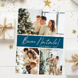 Buon Natale Foto Collage Feiertagskarte<br><div class="desc">Diese fantastische 3-Foto-Urlaubskarte mit "Buon Natale!" in einem modernen Script-Schriftart und Ihrem Familiennamen und Jahr in einem feinen Schriftart mit traditioneller Kappe,  sowohl in Weiß als auch aquamarin mit einem passenden Rücken,  ist ideal für den Versand an Ihre Familie und Freunde. Jeder wird Liebe bekommen neue Fotos Ihrer Familie!</div>