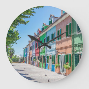 Burano bringt Wanduhr unter