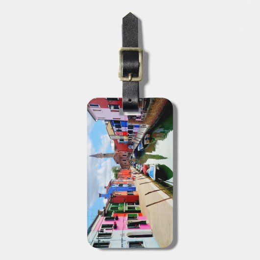 Burano, Italien - farbenfrohe Häuser und Bootkanal Gepäckanhänger (Vorderseite vertikal)