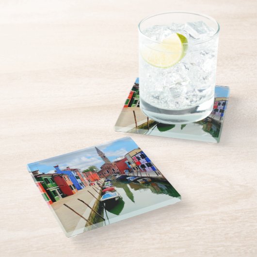 Burano, Italien - farbenfrohe Häuser und Bootkanal Glasuntersetzer (Schrägansicht)