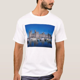 Burg Caernarfon, Gwynedd, Wales T-Shirt