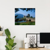 Burg Eilean Donan, Highlands, Schottland 2 Poster (Heimbüro)