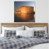 Burg Paphos mit Spiegelungen bei Sonnenuntergang Leinwanddruck (Insitu (Schlafzimmer))