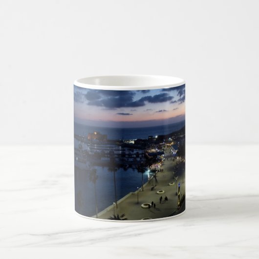 Burg Paphos und Hafen nachts, Zypern Kaffeetasse (Mittel)