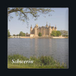 Burg Schwerin Magnet<br><div class="desc">Der Andenkomotivmagnet zeigt das Schloss Schwerin in Mecklenburg Vorpommern. Der Text ist anpassbar oder abnehmbar. Die Magnete machen ein Geschenk, oder ein persönliches Geschenk, um auf Ihrem Kühlschrank oder Aktenschrank zu bleiben. Dieser quadratische Magnet ist 2" x 2" (5cm x 5cm) oder Sie können aus einem runden Magneten in verschiedenen...</div>