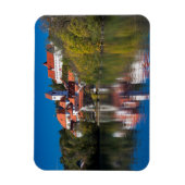 Burg und Abby am Fluss Magnet (Vertikal)