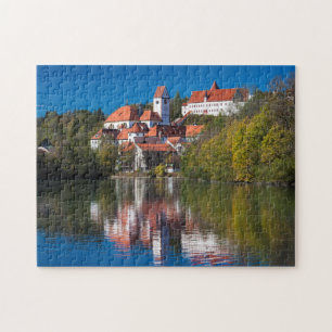 Burg und Abtei am Fluss Puzzle