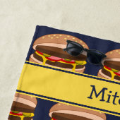 Burger Graphic - Fun Cheeseburger mit Ihrem Namen Strandtuch (Beispiel)