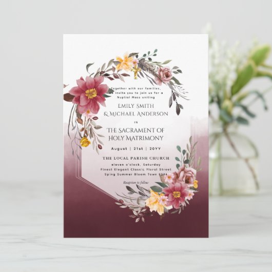 Burgund-Blume Katholische Hochzeit der Hochzeit de Einladung (Stehend Vorderseite)