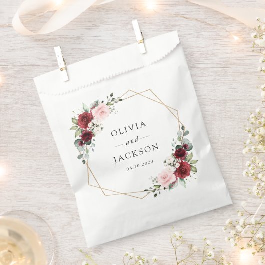 Burgund-Blume, rosa Blume, Grünpflanzen, Hochzeit Geschenktütchen (Ausgeschnitten)