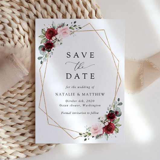 Burgund-Blume, rosa Blume, Grünpflanzen, Hochzeit Save The Date