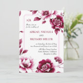 Burgund-Blumenarrangements, Dreifach-Grenzhochzeit Einladung (Stehend Vorderseite)