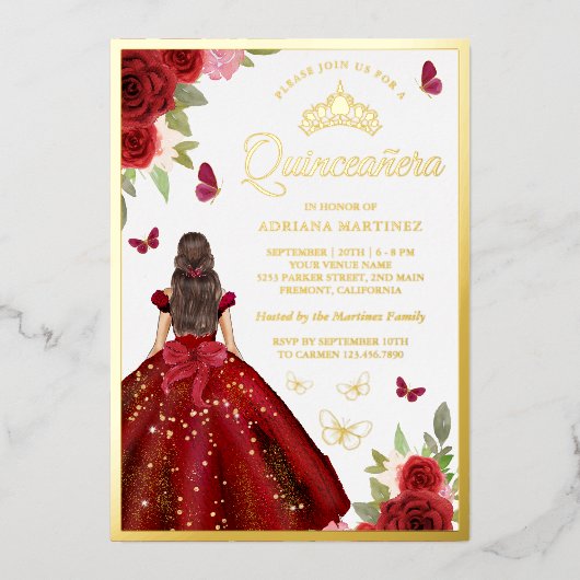 Burgund Blumenkleid Butterfly Quinceanera Gold Folieneinladung (Vorderseite)