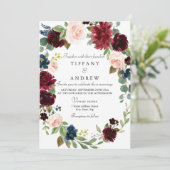 Burgund Blumenreath Moderne Elegante Hochzeit Einladung (Stehend Vorderseite)