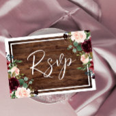 Burgund & Blush Blume Rustikale Holzhochzeit RSVP Karte