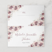 Burgund Blush Peony und Rose Hochzeit Platzkarte (Außenseite Aufgefaltet)