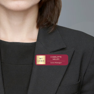 Burgund Business Logo Mitarbeiter modern Namensschild