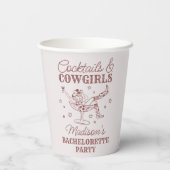 Burgund Cocktails Cowgirls Rodeo Bachelorette Pappbecher (Rückseite)