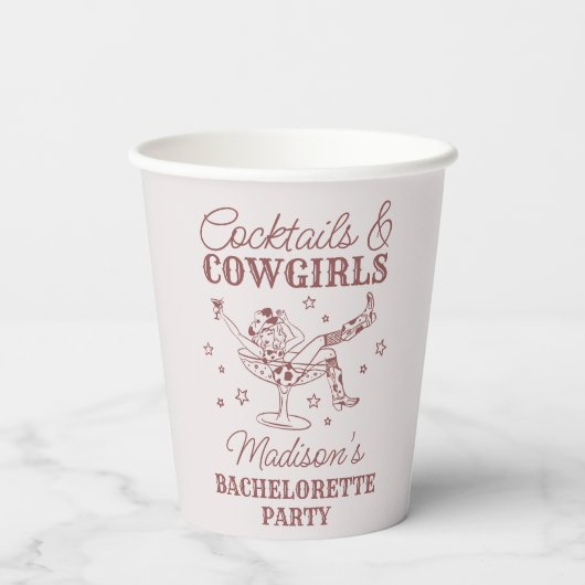 Burgund Cocktails Cowgirls Rodeo Bachelorette Pappbecher (Rückseite)