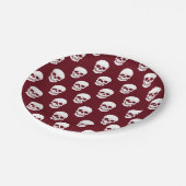 Burgund Deep Red Skull Muster Spooky Halloween Pappteller (Schrägansicht)