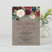 Burgund florale Rustikale Vow Erneuerung wir noch Einladung (Stehend Vorderseite)