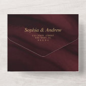 Burgund & Gold Hochzeit in einer Einladung (Rückseite)