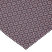 Burgund & Grau Blumensteppdecke  Tischdecke (Schrägansicht)