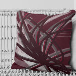 Burgund & Gray Artistic Abstrakt Ribbon Design Kissen<br><div class="desc">Das graue und graue Kissen zeichnet sich durch eine künstlerisch abstrakte Farbbandkomposition aus, die in Grautönen und Bordeaux mit weißen Akzenten auf einem bordeauxfarbenen Hintergrund gehalten ist. Diese abstrakte Komposition basiert auf Kombinationen von wiederholten Bändern, die überlagert und miteinander verbunden werden, um ein kompliziertes und komplexes abstraktes Muster zu bilden....</div>